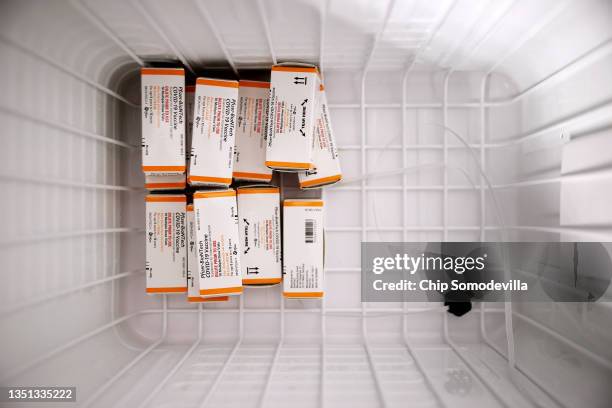 Pfizer Injection Boxes 3,373 Vaccine Box Stock Photos, High-Res Pictures, and Images - Getty ...