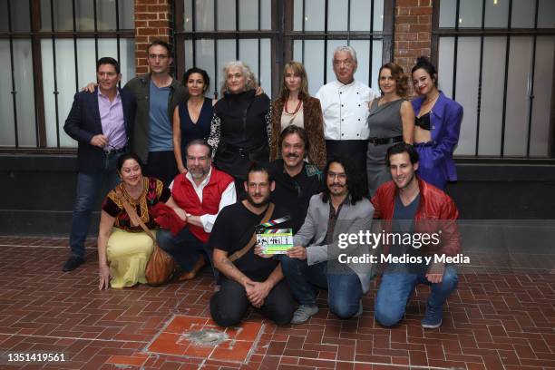 Ernesto Laguardia, Marcelo Alonso, Dolores Heredia, director Guita Shyfter, Fabiana Perzábal, Germán Jaramillo, Claudette Maille, María Espinosa,...