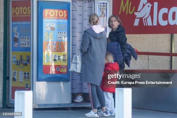 Luka Modric and his wife Vanja Bosnic attend a photo booth with their three children Ivano, Ema and Sofia on 23 October 2021 in Madrid, Spain.