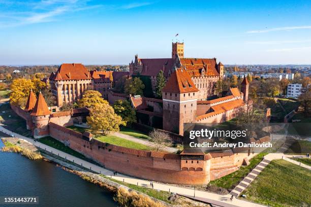 malbork castle (marienburg, malbork castle) from above. - marienburg stock pictures, royalty-free photos & images