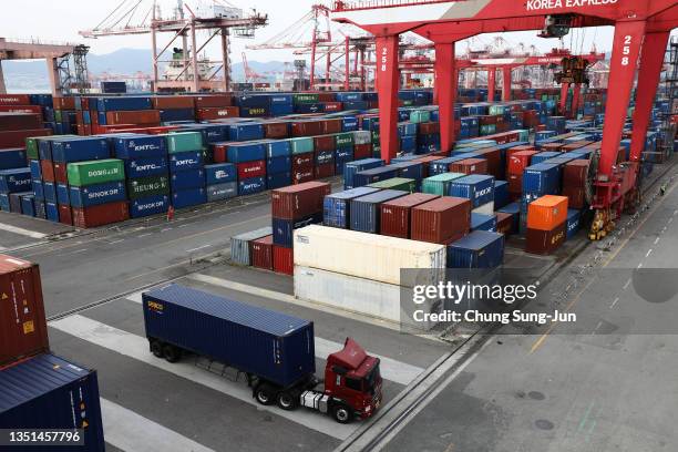 Container Hn 3,491 Container Handling Stock Photos, High-Res Pictures, and Images ...