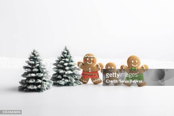gingerbread family - christmas music ストックフォトと画像