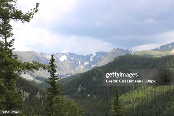 scenic view of mountains against sky,mt evans,colorado,united states,usa - front range mountain range stock pictures, royalty-free photos & images