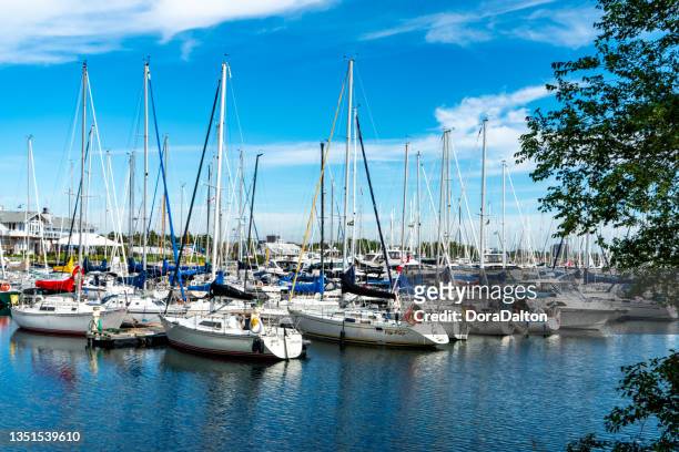 lakefront promenade park and lakefront promenade marina, mississauga, canada - sailing club stock pictures, royalty-free photos & images