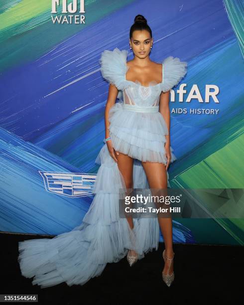 Gizele Oliveira attends the 2021 amfAR Gala Los Angeles at Pacific Design Center on November 04, 2021 in West Hollywood, California.