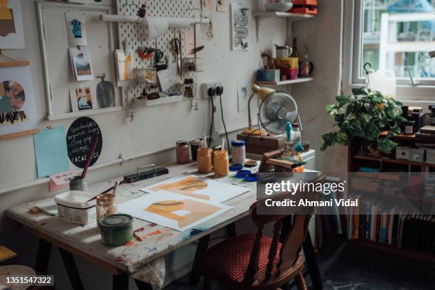 Studio Screenprint Screen Print Studio Photos and Premium High Res Pictures - Getty Images