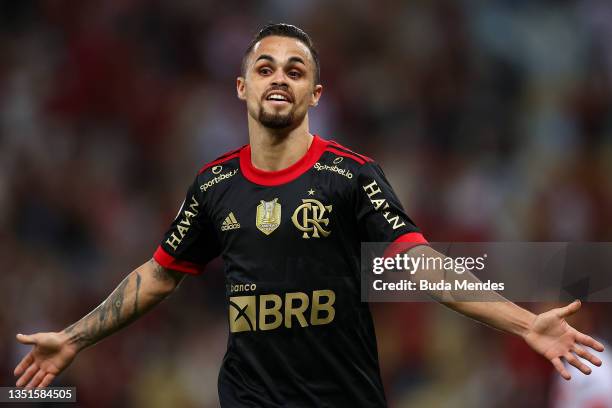 Michael of Flamengo celebrates after scoring the first goal of his team during a match between Flamengo and Atletico Goianiense as part of...