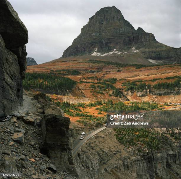 the beginning of the highline trail in glacier national park - going to the sun road stock pictures, royalty-free photos & images