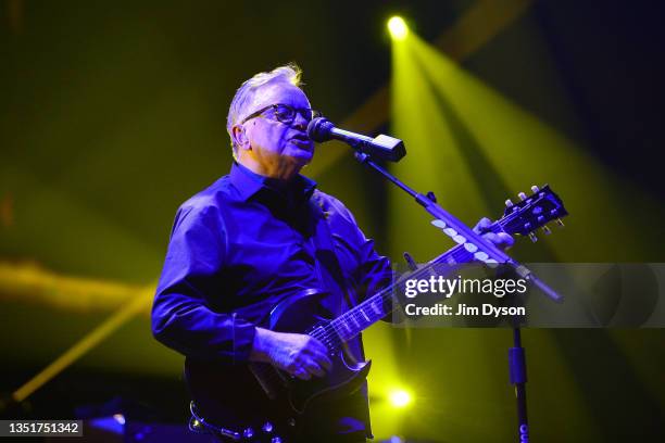 Bernard Sumner of New Order performs live on stage at The O2 Arena on November 06, 2021 in London, England.