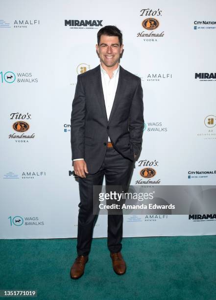 Actor Max Greenfield attends the Wags & Walks 10th Annual Gala at the Taglyan Complex on November 06, 2021 in Los Angeles, California.