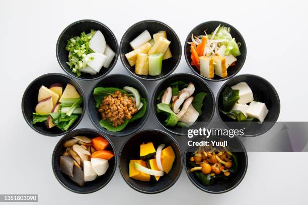 japanische hausgemachte miso-suppe veganes rezept - enzym stock-fotos und bilder
