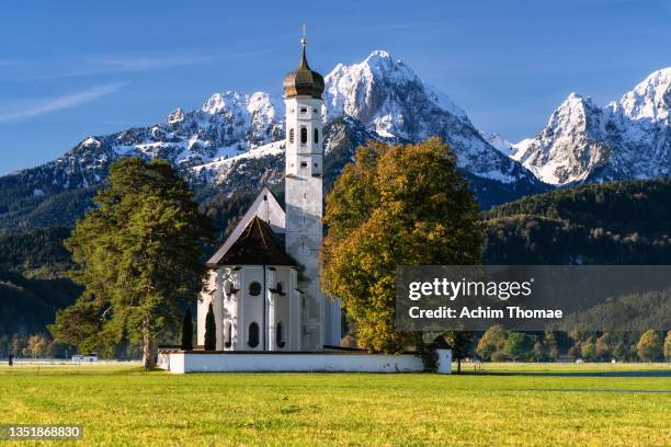 st. coloman church, schwangau, bavaria, germany - local landmark stock-fotos und bilder