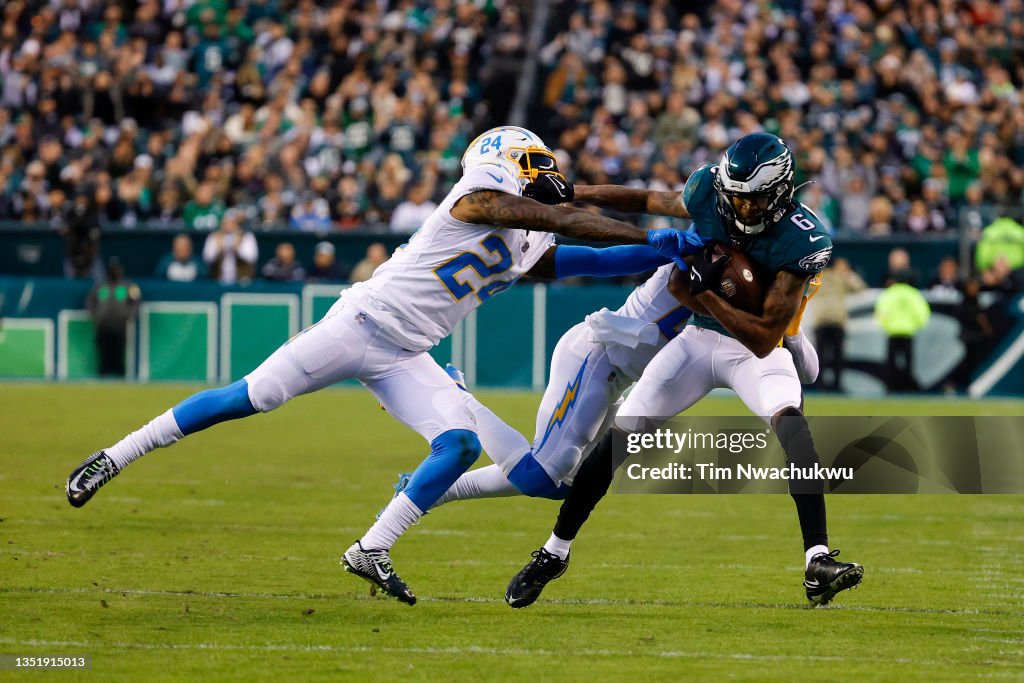 Los Angeles Chargers v Philadelphia Eagles