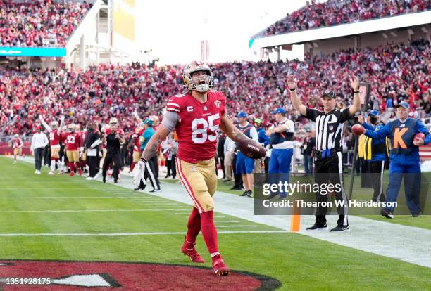 George Kittle of the San Francisco 49ers catches the ball for a touchdown during the second quarter against the Arizona Cardinals at Levi's Stadium...