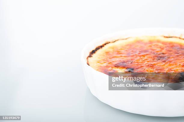 creme brulee - creme brulee stock pictures, royalty-free photos & images