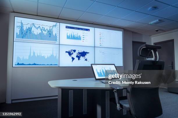 uk, york, empty control room with charts on screens - sala di controllo foto e immagini stock