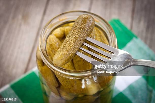 pickled cucumber - inlagd gurka bildbanksfoton och bilder