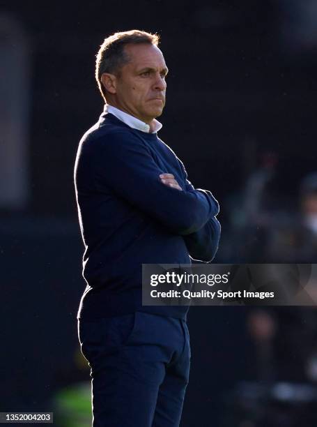 Sergi Barjuan, Manager of FC Barcelona looks on during the La Liga Santander match between RC Celta de Vigo and FC Barcelona at Abanca-Balaídos on...