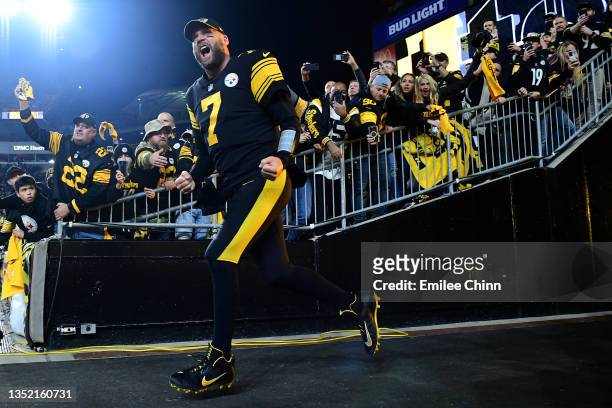 Quarterback Ben Roethlisberger of the Pittsburgh Steelers is introduced before playing against the Chicago Bears at Heinz Field on November 8, 2021...