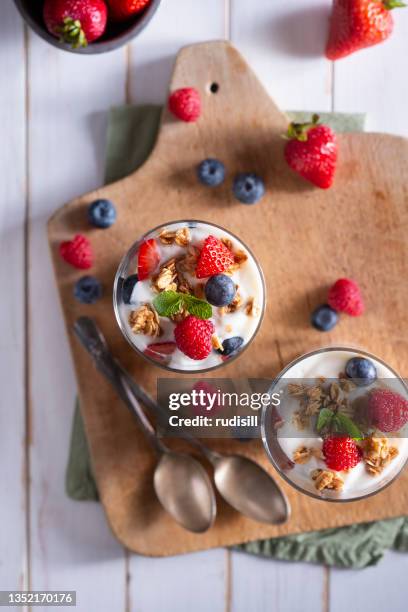 berry perfect - muesli stock pictures, royalty-free photos & images