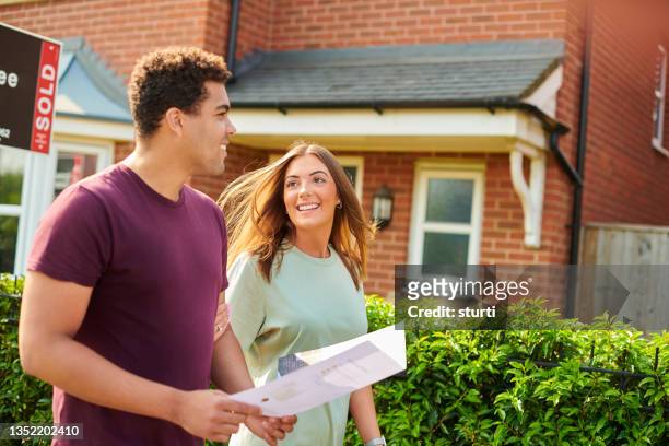 first time buyers - search new home stock pictures, royalty-free photos & images
