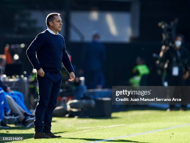 Sergi Barjuan, Interim Head Coach of FC Barcelona reacts during the La Liga Santander match between RC Celta de Vigo and FC Barcelona at...