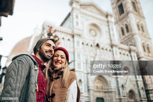 tourist in florence for christmas - florence italy city stock pictures, royalty-free photos & images
