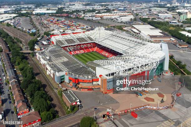 old trafford stadium, manchester united football club - manchester skyline stock pictures, royalty-free photos & images