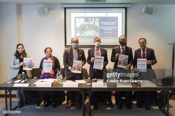 Charu Lata, Suruchi Bhadwal, Kamal Kishore, Manish Bapna, Jeevan Kumar Jethani, and Arunabha Ghosh at the NRDC COP26 India Hybrid Event: Changing the...