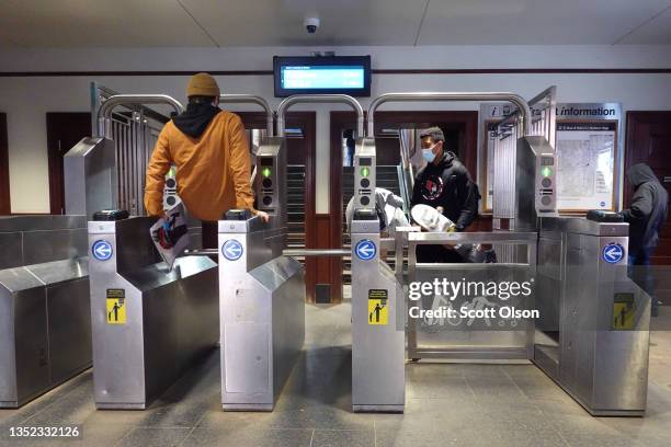 Man Breaks Neck Jumping Turnstile Full Video Jumping Turnstile Photos and Premium High Res Pictures - Getty Images
