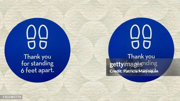 6 feet apart signs - two meters stock pictures, royalty-free photos & images
