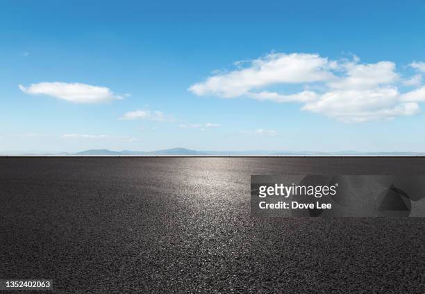 empty road - tar stock pictures, royalty-free photos & images