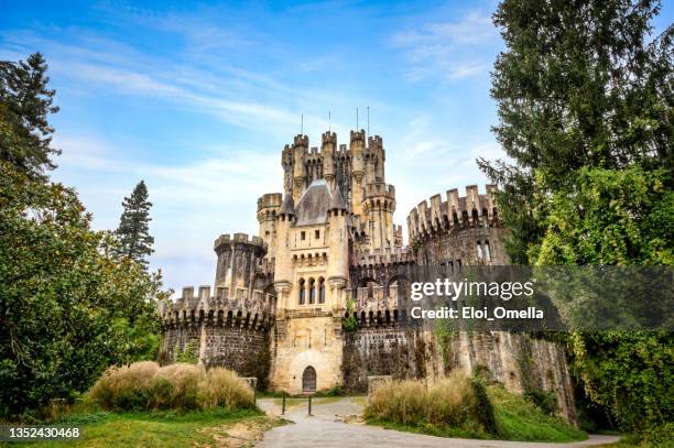 castle of butron, spain - vizcaya province stock pictures, royalty-free photos & images