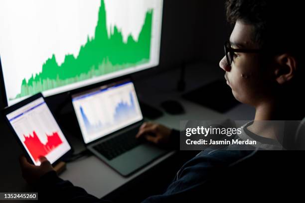 millennial generation is ready for future investing - stockbrokers stock pictures, royalty-free photos & images