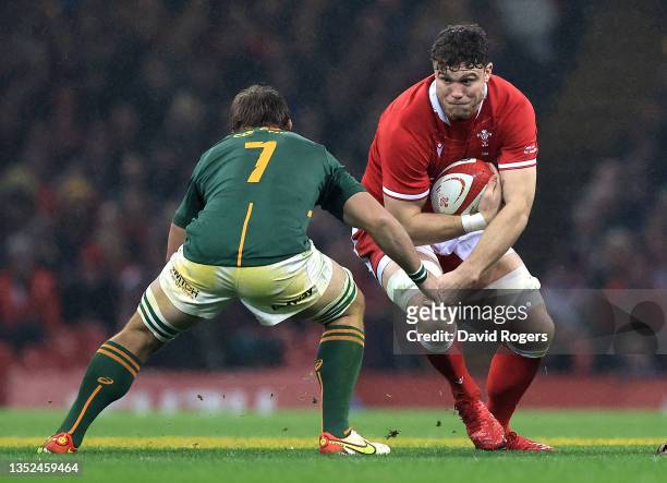 Will Rowlands of Wales takes on Kwagga Smith during the Autumn Nations Series match between Wales and South Africa at the Principality Stadium on...