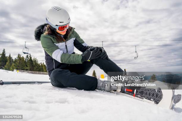 skiing injury stock - fallen lord stock pictures, royalty-free photos & images