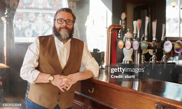 pub landlord - landlord stock pictures, royalty-free photos & images