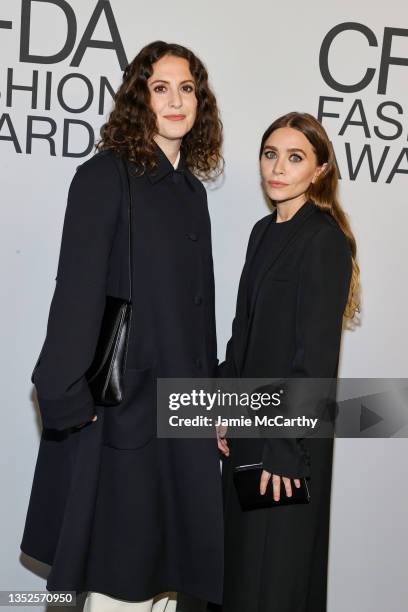 Sara Moonves and Ashley Olsen attend the 2021 CFDA Fashion Awards at The Grill Room on November 10, 2021 in New York City.