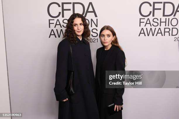 Sara Moonves and Ashley Olsen attend the 2021 CFDA Awards at The Seagram Building on November 10, 2021 in New York City.