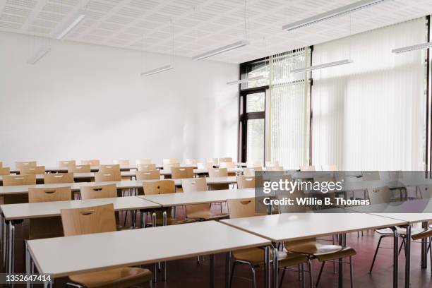 empty high school classroom - sparse bildbanksfoton och bilder