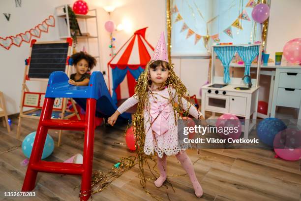 little girls playing onn a birthday party - lekrum bildbanksfoton och bilder