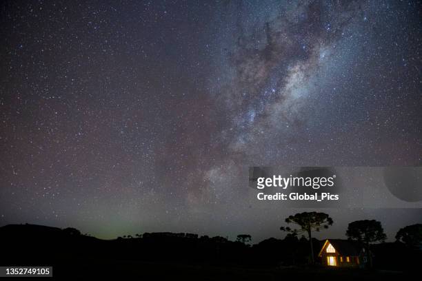 maravillas del cielo nocturno - southern hemisphere fotografías e imágenes de stock
