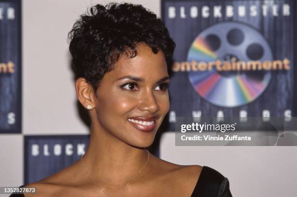 American actress Halle Berry in the press room of the 3rd Annual Blockbuster Entertainment Awards, held at the Pantages Theatre in Los Angeles,...