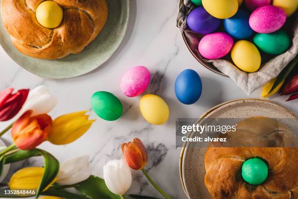 osterfestlicher brunch-tisch - easter table stock-fotos und bilder