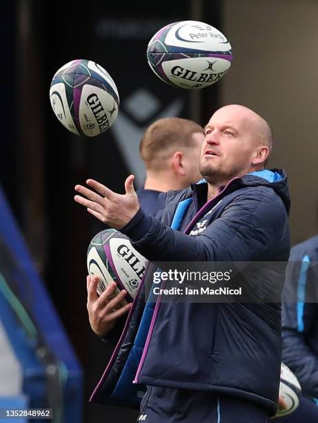 Scotland head coach Gregor Townsend juggles three rugby balls during the captain's run ahead of tomorrow's Autumn Series test match between Scotland...