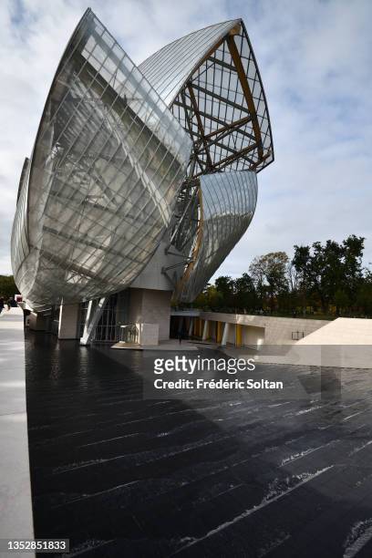 The building of the Louis Vuitton Foundation is an art museum and cultural center sponsored by the group LVMH and its subsidiaries but run as a...