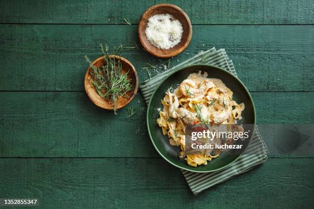 pasta italiana de mariscos - pasta fotografías e imágenes de stock