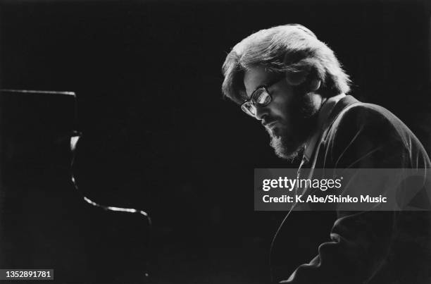 Bill Evans plays piano Reflecting Keyboardrums, Shinjyuku, Tokyo, Japan, 23 January 1976.