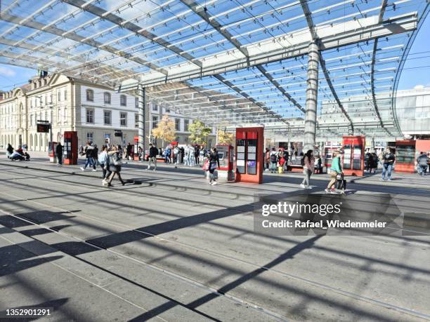 bern bahnhofplatz - bern stock-fotos und bilder