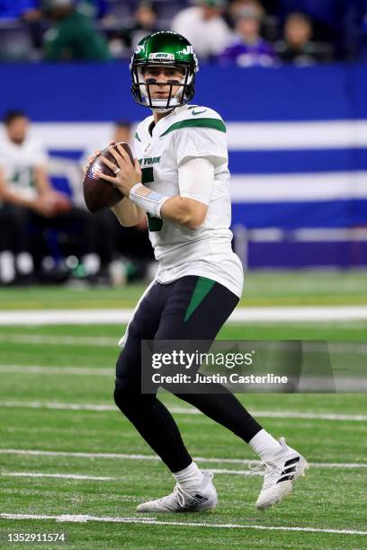 Mike White of the New York Jets warms up before the game against the Indianapolis Colts at Lucas Oil Stadium on November 04, 2021 in Indianapolis,...